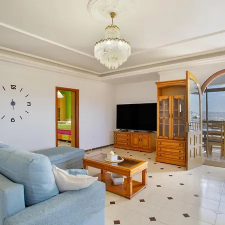 Jomeca Villa *